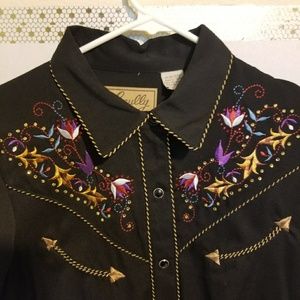 Scully Western Embroidered snap front shirt